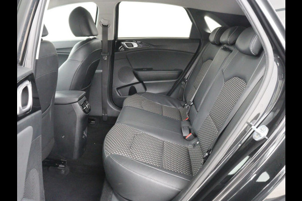 Kia Ceed 1.0 T-GDi DynamicPlusLine | Stoel & stuurverwarming | Trekhaak | Adaptive cruise | Camera | Carplay | Half leder | Keyless | Full LED | Navigatie