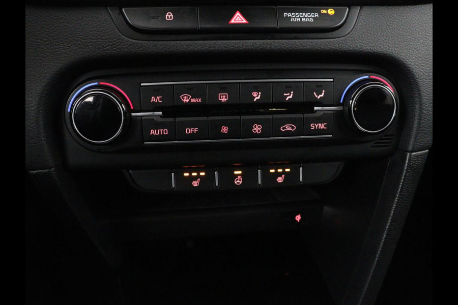 Kia Ceed 1.0 T-GDi DynamicPlusLine | Stoel & stuurverwarming | Trekhaak | Adaptive cruise | Camera | Carplay | Half leder | Keyless | Full LED | Navigatie