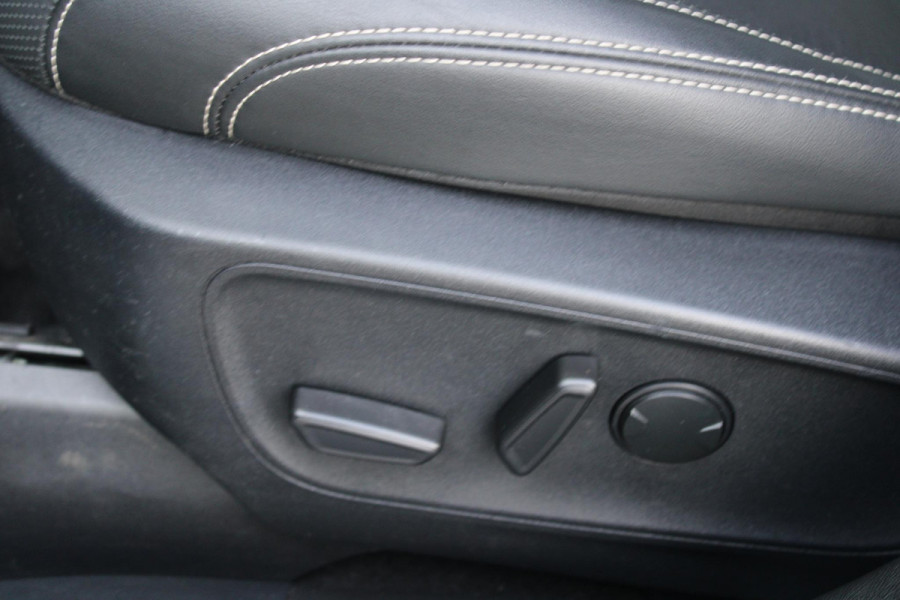 Ford Kuga 2.5 PHEV Vignale | Winter pack | Lederen bekleding | Camera