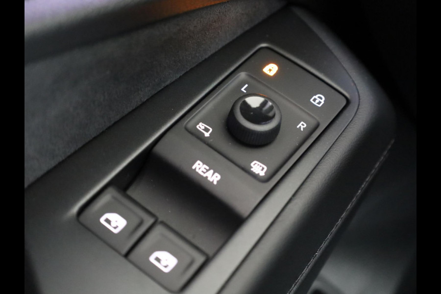 Volkswagen ID.7 Pro Limited Edition 77 kWh accu 286 PK | Velgen 20" | Trekhaak| Stoel & Stuurverwarming |