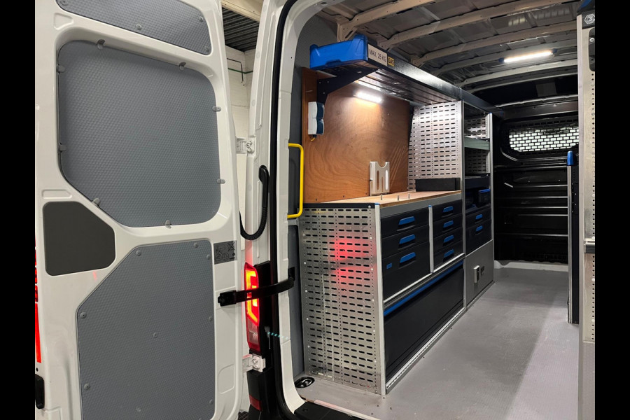 Volkswagen Crafter Automaat DSG Servicewagen 35 2.0 TDI 140pk L3H3 Highline Sortimo kasten Victron v230 Standkachel RIJKLAARPRIJS