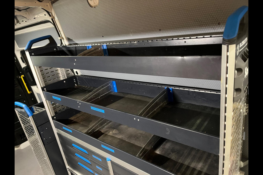 Volkswagen Crafter Automaat DSG Servicewagen 35 2.0 TDI 140pk L3H3 Highline Sortimo kasten Victron v230 Standkachel RIJKLAARPRIJS