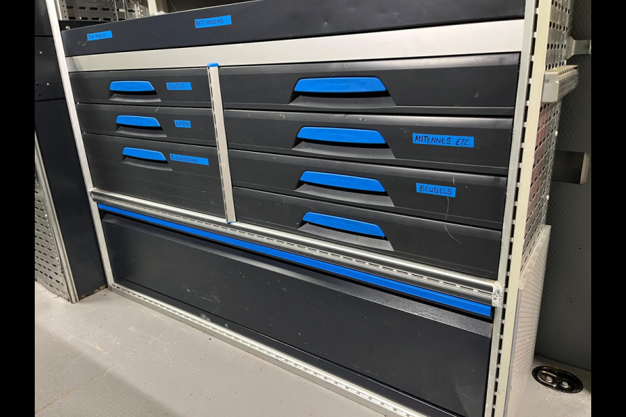 Volkswagen Crafter Automaat DSG Servicewagen 35 2.0 TDI 140pk L3H3 Highline Sortimo kasten Victron v230 Standkachel RIJKLAARPRIJS