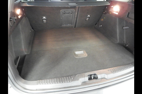 Ford FOCUS Wagon 1.0 EcoBoost ST Line Business NAVI/CAMERA/CLIMA/HEAD-UP/LED/17"LMV!