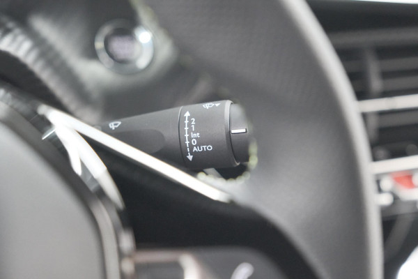 Peugeot e-2008 EV GT 50 kWh | Camera | Navigatie | Apple Carplay | Parkeersensoren