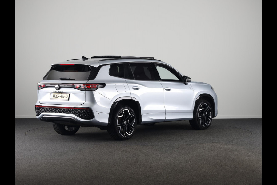 Volkswagen Tayron 1.5 eHybrid R-Line Edition 204PK | Automaat (DSG) | Panoramadak | Black Style pakket | Wegklapbare trekhaak | Verlengde garantie