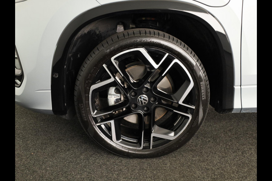 Volkswagen Tayron 1.5 eHybrid R-Line Edition 204PK | Automaat (DSG) | Panoramadak | Black Style pakket | Wegklapbare trekhaak | Verlengde garantie