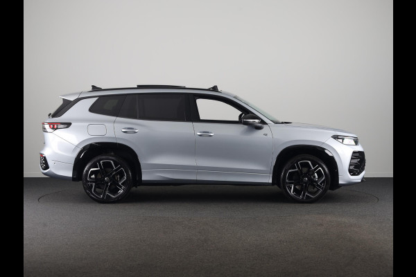 Volkswagen Tayron 1.5 eHybrid R-Line Edition 204PK | Automaat (DSG) | Panoramadak | Black Style pakket | Wegklapbare trekhaak | Verlengde garantie