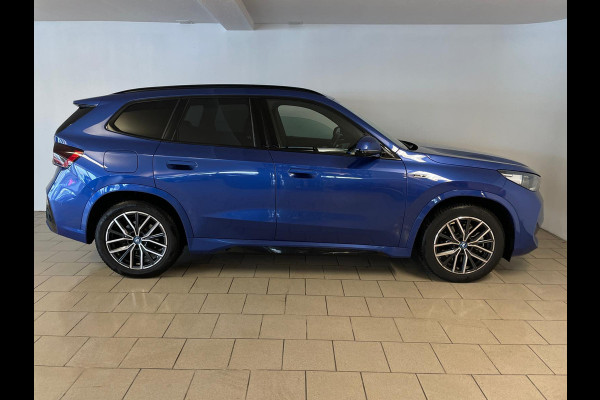 BMW X1 XDrive30e M Pakket 327PK AUTOMAAT AIRCO NAVI CRUISE BT STUURVERWARMING 360 CAMERA LED MET LAK TREKHAAK CENT VERG NIEUWSTAAT