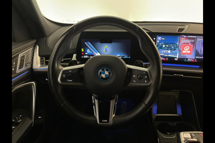BMW X1 XDrive30e M Pakket 327PK AUTOMAAT AIRCO NAVI CRUISE BT STUURVERWARMING 360 CAMERA LED MET LAK TREKHAAK CENT VERG NIEUWSTAAT