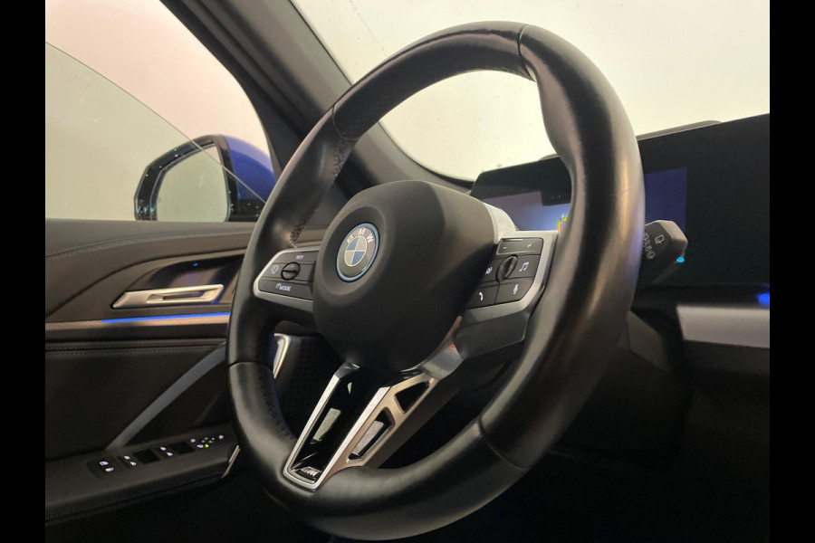 BMW X1 XDrive30e M Pakket 327PK AUTOMAAT AIRCO NAVI CRUISE BT STUURVERWARMING 360 CAMERA LED MET LAK TREKHAAK CENT VERG NIEUWSTAAT