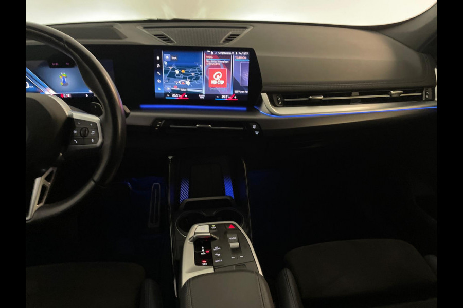 BMW X1 XDrive30e M Pakket 327PK AUTOMAAT AIRCO NAVI CRUISE BT STUURVERWARMING 360 CAMERA LED MET LAK TREKHAAK CENT VERG NIEUWSTAAT