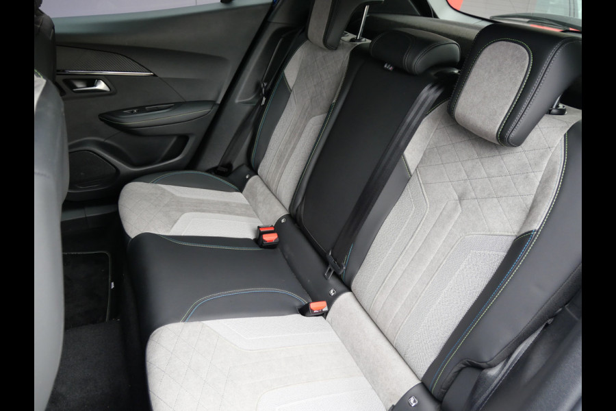 Peugeot e-2008 EV GT-PACK 50 kWh | A.C.C | 3D COCKPIT | TREKHAAK | ALCANTARA LEER!!