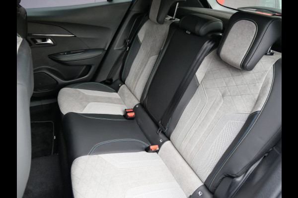 Peugeot e-2008 EV GT-PACK 50 kWh | A.C.C | 3D COCKPIT | TREKHAAK | ALCANTARA LEER!!