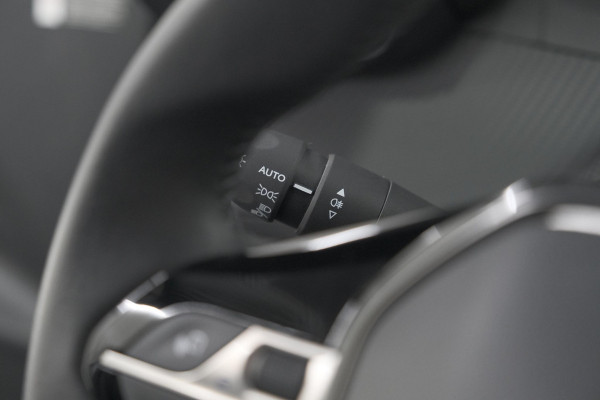 Peugeot 208 PureTech 100 Allure | Apple Carplay | Parkeersensoren | Climate Control