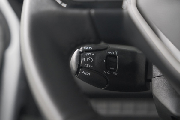 Peugeot 208 PureTech 100 Allure | Apple Carplay | Parkeersensoren | Climate Control