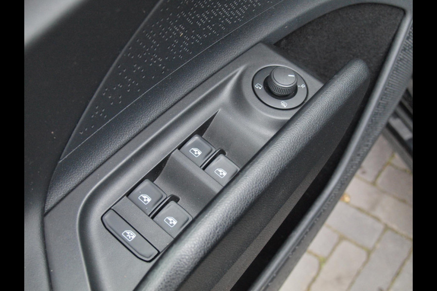 Škoda ENYAQ iV 80 Sportline | SOH 93% | Camera | Trekhaak | Sfeerverlichting | Sportstoelen | Cruise Control |