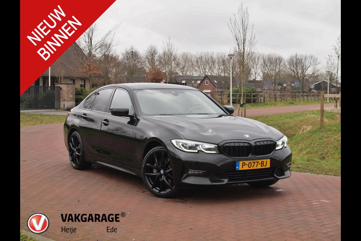 BMW 3-serie 320e Business Edition Plus | 19 Inch | Camera | Leer | Sfeerverlichting | Laserlight |  NL-Auto |