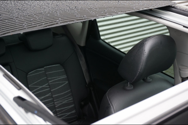 Kia Venga 1.4 Edition | HOGE ZIT | TREKHAAK | PANO | CLIMA | CAMERA