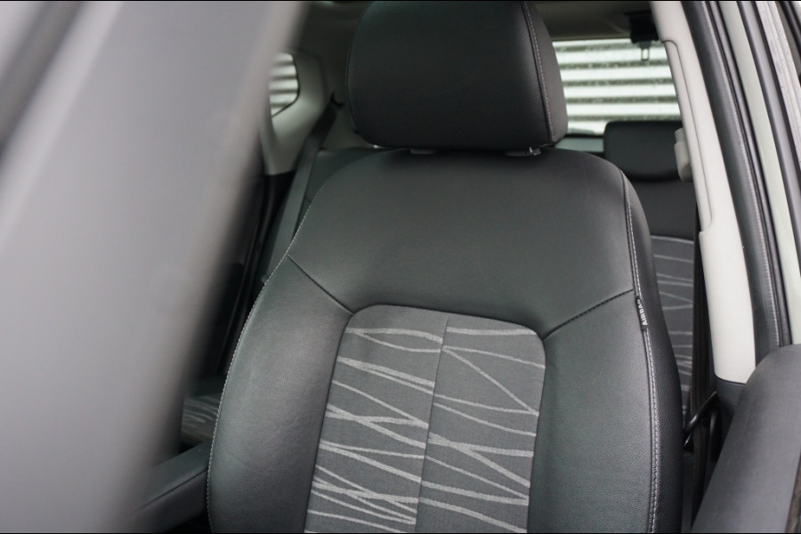 Kia Venga 1.4 Edition | HOGE ZIT | TREKHAAK | PANO | CLIMA | CAMERA