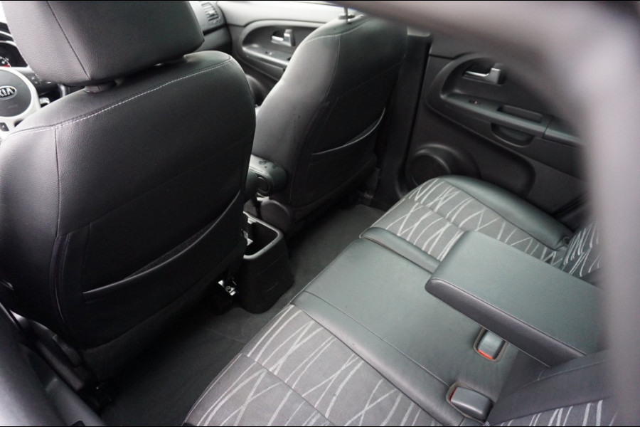 Kia Venga 1.4 Edition | HOGE ZIT | TREKHAAK | PANO | CLIMA | CAMERA