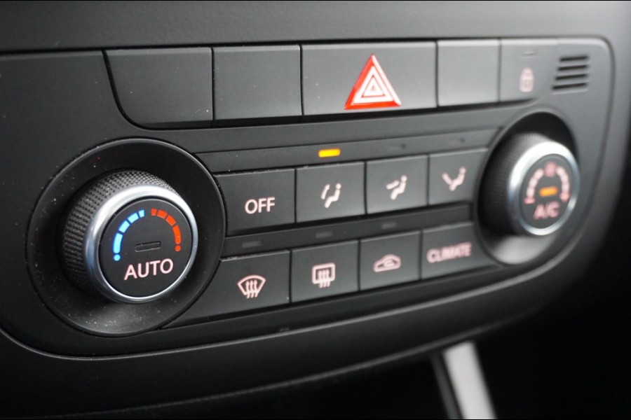 Kia Venga 1.4 Edition | HOGE ZIT | TREKHAAK | PANO | CLIMA | CAMERA