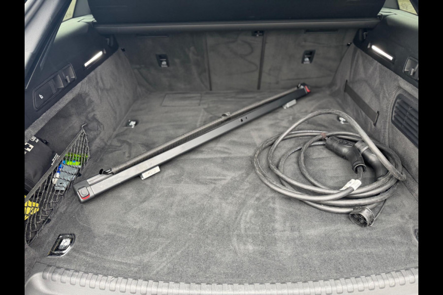 Audi A6 Avant 55 TFSI e quattro Competition 367 PK HUD Pano 360 Trekhaak