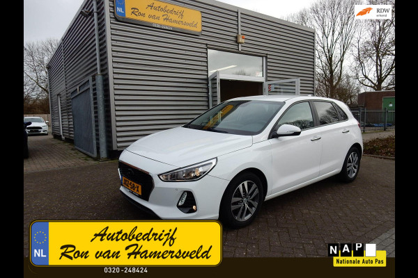Hyundai i30 1.0 T-GDI*NAVI*CR CONTR*CAMERA*KEYLESS*