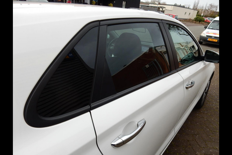 Hyundai i30 1.0 T-GDI*NAVI*CR CONTR*CAMERA*KEYLESS*