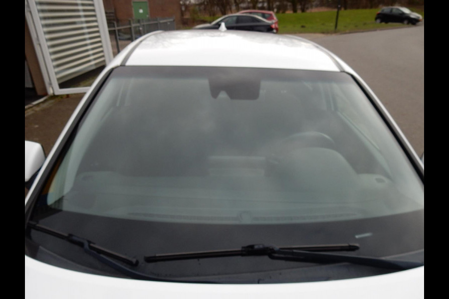 Hyundai i30 1.0 T-GDI*NAVI*CR CONTR*CAMERA*KEYLESS*