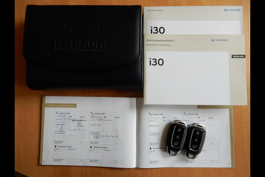 Hyundai i30 1.0 T-GDI*NAVI*CR CONTR*CAMERA*KEYLESS*