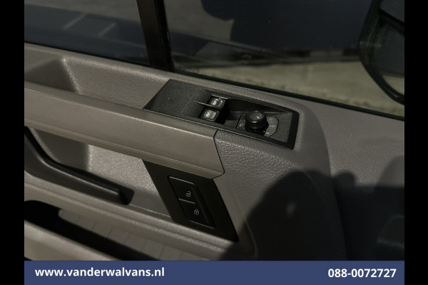 Volkswagen Crafter 2.0 TDI 141pk L3H3 L2H2 Euro6 Airco | Camera | Apple Carplay | Stoelverwarming Android Auto, Parkeersensoren, Bijrijdersbank