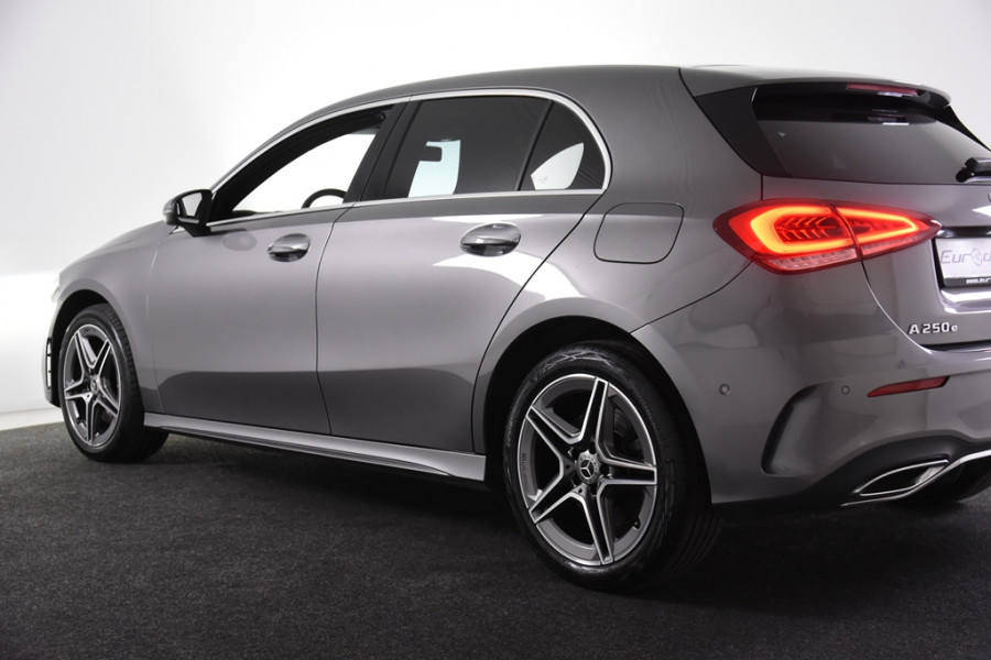 Mercedes-Benz A-Klasse 250 e AMG Line *1ste Eigenaar*Ambiente*Stoelverwarming*Standkachel*