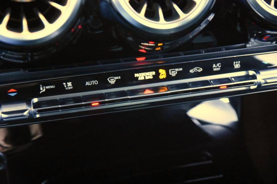 Mercedes-Benz A-Klasse 250 e AMG Line *1ste Eigenaar*Ambiente*Stoelverwarming*Standkachel*