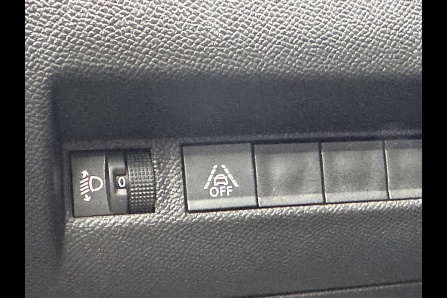 Peugeot e-2008 EV Active Pack 50 kWh | SOH: 92,9% | Climate | Navi | Cruise Control |