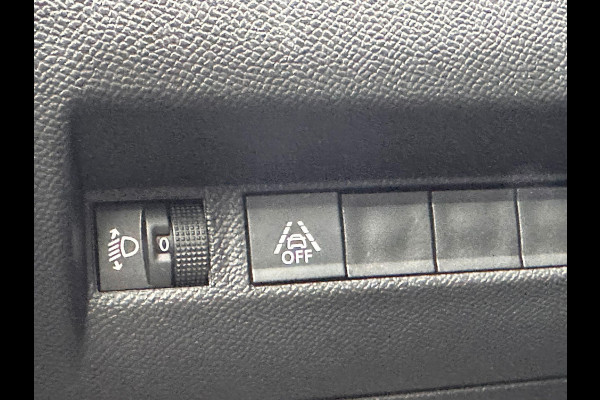 Peugeot e-2008 EV Active Pack 50 kWh | SOH: 92,9% | Climate | Navi | Cruise Control |