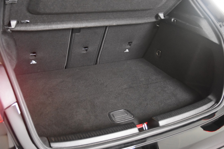 Mercedes-Benz A-Klasse 250 e AMG-Line Night *2x AMG*Ambiente*