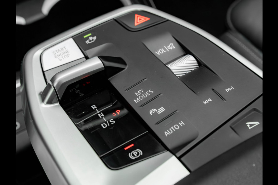 BMW X1 xDrive25e M-Sport - Pano - Memory + Masssagezetel - Driving Ass Prof