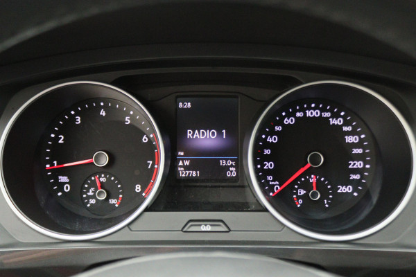 Volkswagen Tiguan 1.5 TSI ACT Comfortline Business LED, Navigatie, ACC, Trekhaak, Lane Assist, PDC