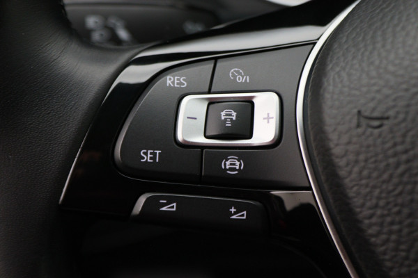 Volkswagen Tiguan 1.5 TSI ACT Comfortline Business LED, Navigatie, ACC, Trekhaak, Lane Assist, PDC