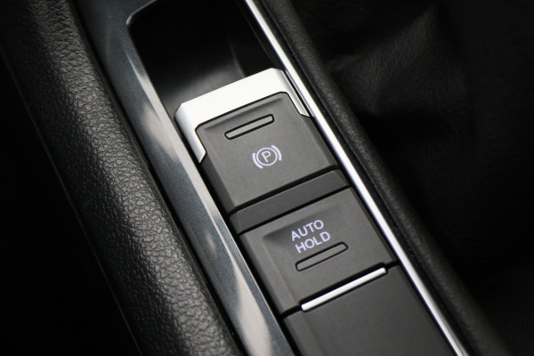 Volkswagen Tiguan 1.5 TSI ACT Comfortline Business LED, Navigatie, ACC, Trekhaak, Lane Assist, PDC