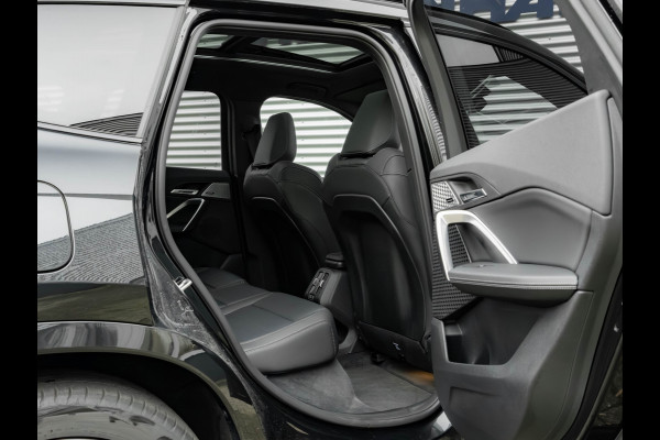 BMW X1 xDrive25e M-Sport - Pano - Memory + Masssagezetel - Driving Ass Prof