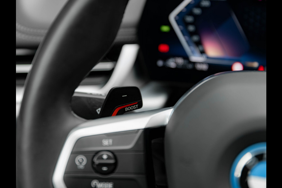 BMW X1 xDrive25e M-Sport - Pano - Memory + Masssagezetel - Driving Ass Prof