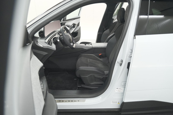 Peugeot 3008 1.2 Hybrid 136 GT | Panoramdak | 360 Camera | Focal | Elektrische Kofferklep | Allseason Banden