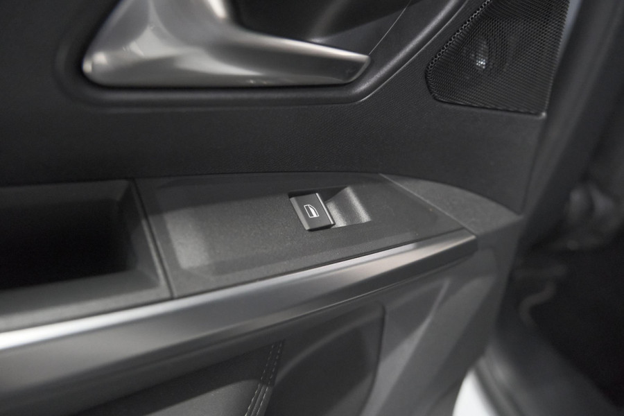 Peugeot 3008 1.2 Hybrid 136 GT | Panoramdak | 360 Camera | Focal | Elektrische Kofferklep | Allseason Banden