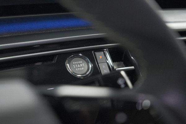 Peugeot 3008 1.2 Hybrid 136 GT | Panoramdak | 360 Camera | Focal | Elektrische Kofferklep | Allseason Banden