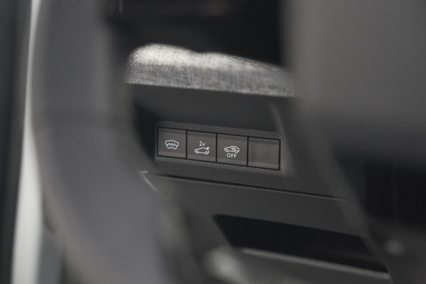 Peugeot 3008 1.2 Hybrid 136 GT | Panoramdak | 360 Camera | Focal | Elektrische Kofferklep | Allseason Banden