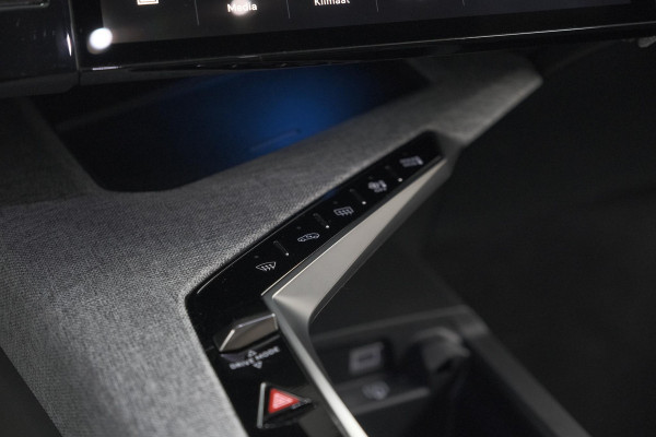 Peugeot 3008 1.2 Hybrid 136 GT | Panoramdak | 360 Camera | Focal | Elektrische Kofferklep | Allseason Banden