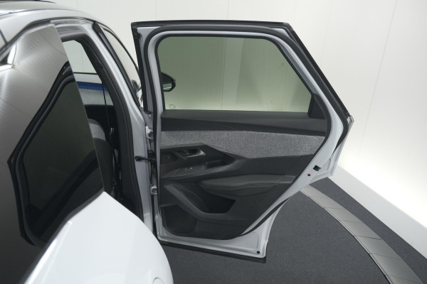 Peugeot 3008 1.2 Hybrid 136 GT | Panoramdak | 360 Camera | Focal | Elektrische Kofferklep | Allseason Banden