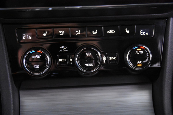 Škoda Superb Combi 1.4 TSI iV Hybrid *1ste Eigenaar*Navigatie*Stoelverwarming*